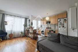 
                                                                                        Vente
                                                                                         Appartement 2 pièces centre Sucy avec cave et balcon