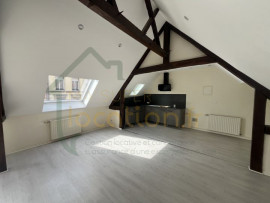 Location
Appartement 2 pièces dans un immeuble calme situé en HYPER-CENTRE de Saint-Quentin