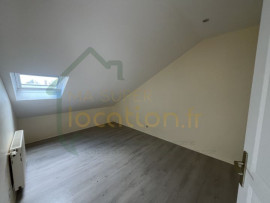 Location
Appartement 2 pièces dans un immeuble calme situé en HYPER-CENTRE de Saint-Quentin