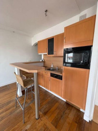 
                                                                                        Location
                                                                                         Appartement 2 pieces étage élevé vue ciel