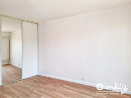 
                                                                                        Vente
                                                                                         Appartement 2 pièces lumineux avec grand balcon