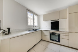 
                                                                                        Location
                                                                                         Appartement 2 pièces meublé – Coeur de Passy