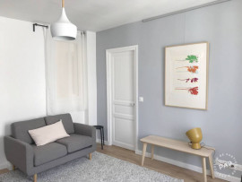 
                                                                                        Location
                                                                                         Appartement 2 pièces meublé Paris 18