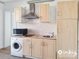 
                                                                                        Vente
                                                                                         Appartement 2 pièces rénové avec balcon