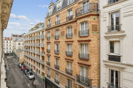 
                                                                                        Vente
                                                                                         Appartement 3 pièces traversant - Loué