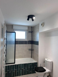 
                                                                                        Location
                                                                                         Appartement 2 pièces très lumineux en Attique