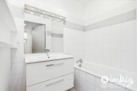 Vente
Appartement 2 pièces, vient d être refait à neuf