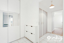 Vente
Appartement 2 pièces, vient d être refait à neuf