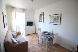 
                                                                                        Location
                                                                                         Appartement 25,04 m² - 2 pièces - 1 chambre