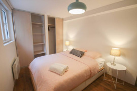 
                                                                                        Location
                                                                                         Appartement 3 chambres - Opéra - grand place