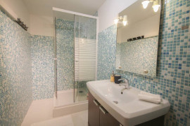 
                                                                                        Location
                                                                                         Appartement 3 chambres - Opéra - grand place