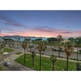 
                                                                                        Vente
                                                                                         Appartement  3 Pièce(s) 82 m²  à vendre