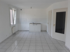 
                                                                                        Vente
                                                                                         appartement 3 pièces