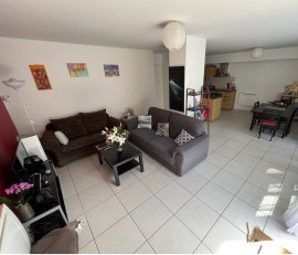 Location
Appartement 3 pièces.