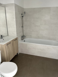 
                                                                                        Location
                                                                                         Appartement 3 pièces