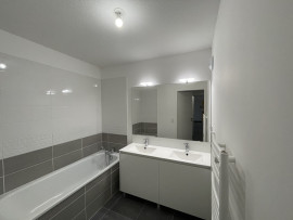 
                                                                                        Location
                                                                                         Appartement 3 pièces