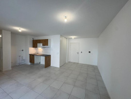 
                                                                                        Location
                                                                                         Appartement 3 pièces