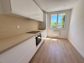 
                                                                                        Vente
                                                                                         Appartement 3 pièces - 80m2 - Port Saint Sauveur
