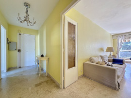 Vente
Appartement 3 pièces à rénover – Terrasse, vue dégagée et garage – Nice Cimiez La Paloma