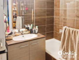 
                                                                                        Vente
                                                                                         Appartement 3 pièces avec balcon, garage possible