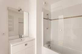 
                                                                                        Vente
                                                                                         Appartement 3 pièces avec balcon plein Sud !