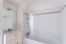 
                                                                                        Vente
                                                                                         Appartement 3 pièces avec balcon plein Sud !
