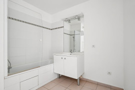 
                                                                                        Vente
                                                                                         Appartement 3 pièces avec balcon - Saint-Ouen