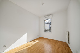 
                                                                                        Vente
                                                                                         Appartement 3 pièces avec balcon - Suresnes