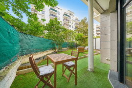 
                                                                                        Vente
                                                                                         Appartement 3 pièces en Rez-de-Jardin - Suresnes