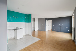 
                                                                                        Vente
                                                                                         Appartement 3 pièces avec balcons - Saint-Ouen