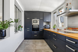 
                                                                                        Vente
                                                                                         Appartement 3 pièces avec terrasse - Dernier étage