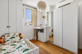 
                                                                                        Vente
                                                                                         Appartement 3 pièces avec terrasse - Dernier étage