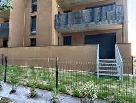 
                                                                                        Location
                                                                                         Appartement 3 pièces avec terrasse et jardin