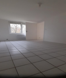 
                                                                                        Location
                                                                                         Appartement 3 pièces de 46 m² à Landrecies