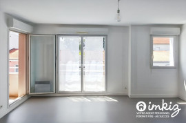 
                                                                                        Vente
                                                                                         Appartement 3 pièces lumineux dans quartier vivant