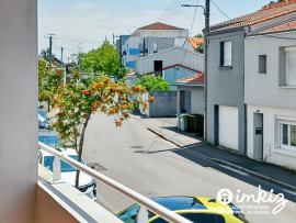 
                                                                                        Vente
                                                                                         Appartement 3 pièces lumineux dans quartier vivant