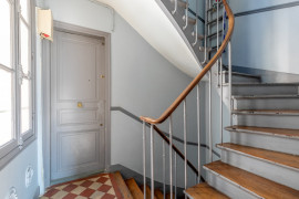 
                                                                                        Vente
                                                                                         Appartement 3 pièces - Paris 18