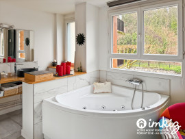 
                                                                                        Vente
                                                                                         Appartement 3 pièces refait à neuf exposition sud