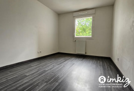 
                                                                                        Vente
                                                                                         Appartement 3 pièces traversant avec balcon 10 m²