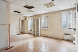 
                                                                                        Vente
                                                                                         Appartement 3 pièces traversant - Paris 8e
