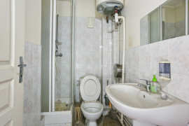 
                                                                                        Vente
                                                                                         Appartement 3 pièces traversant - Paris 8e