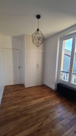 
                                                                                        Location
                                                                                         Appartement 3 pièces très lumineux à louer