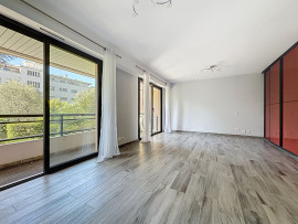 
                                                                                        Vente
                                                                                         Appartement  - 4 pièces  - 108.0 m²