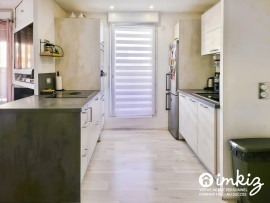 Vente
Appartement 4 pièces - 2 parkings - terrasse