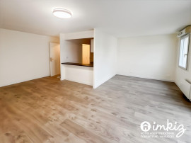 
                                                                                        Vente
                                                                                         4 pièces de 62 m², comme neuf vue jardin parking