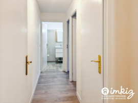 
                                                                                        Vente
                                                                                         4 pièces de 62 m², comme neuf vue jardin parking