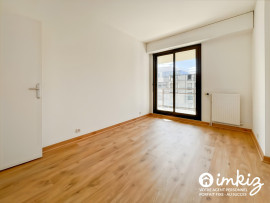 
                                                                                        Vente
                                                                                         Appartement 4 pièces