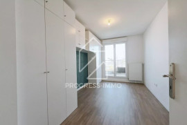 
                                                                                        Location
                                                                                         Appartement 4 pièces 83m² récent dernier étage double box