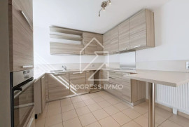 
                                                                                        Location
                                                                                         Appartement 4 pièces 83m² récent dernier étage double box