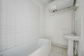 
                                                                                        Vente
                                                                                         Appartement 4 pièces à rénover - Paris 8e